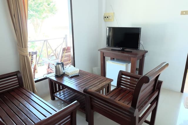 2 Bedrooms Bungalow