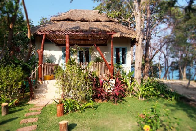 Superior Cottage Garden View