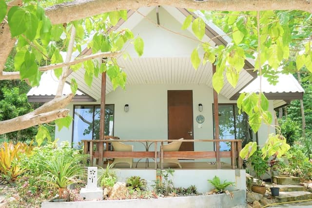 Beachfront Honeymoon Suite