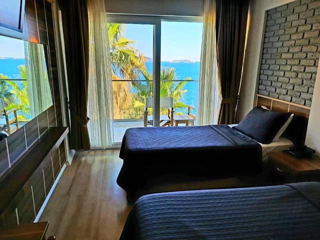 Standard Twin Room with Sea View