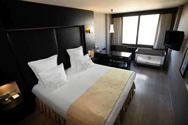 Standard Deluxe Room with City View