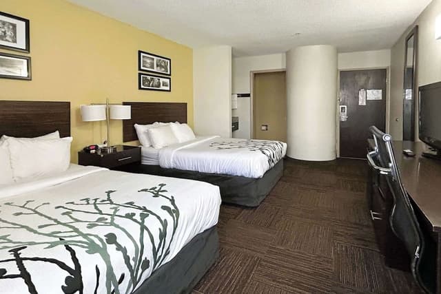 Room, 2 Queen Beds, Non Smoking
