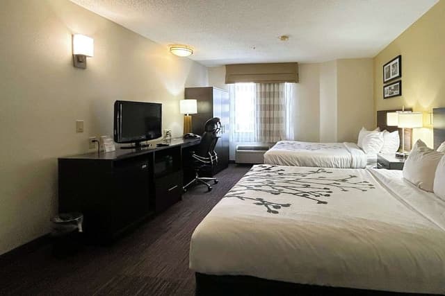 Room, 2 Queen Beds, Non Smoking