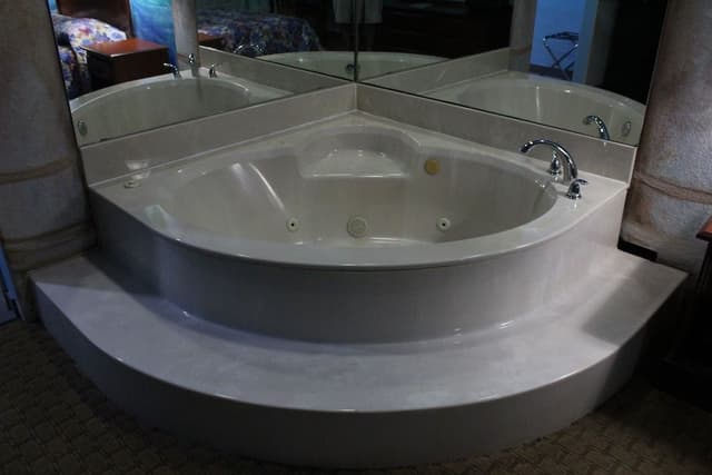 Standard Room, 1 Queen Bed, Jetted Tub