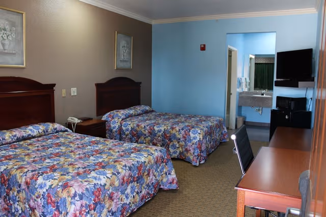 Standard Room, 1 King Bed