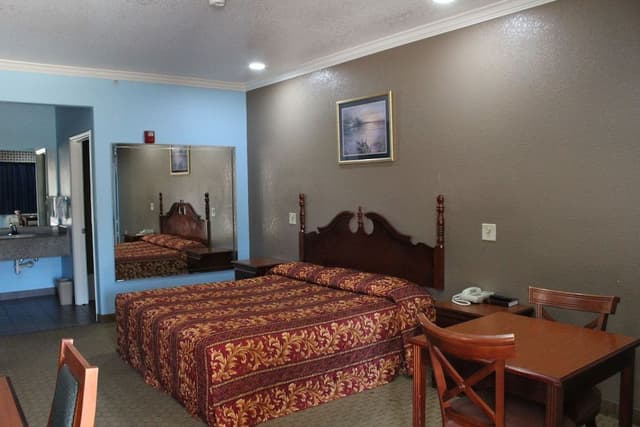 Standard Room, 1 King Bed