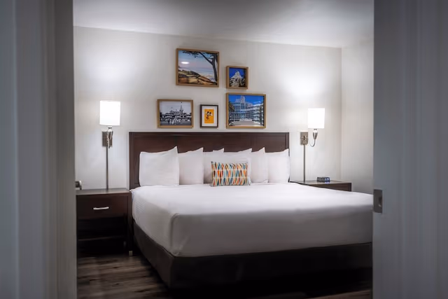Standard Suite, Multiple Beds
