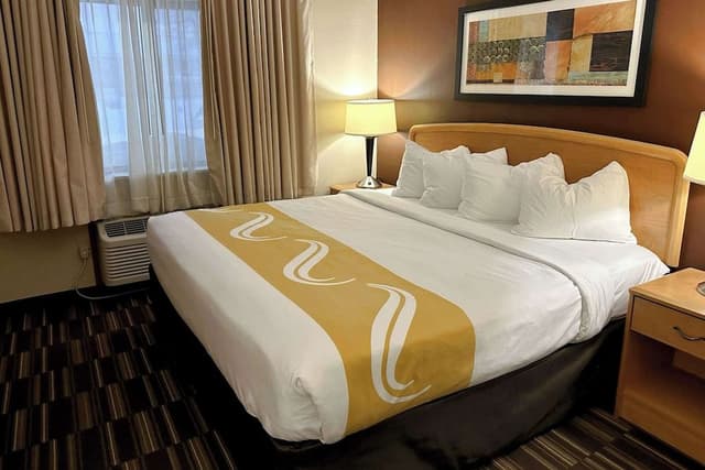 Suite, 1 King Bed with Sofa bed, Non Smoking