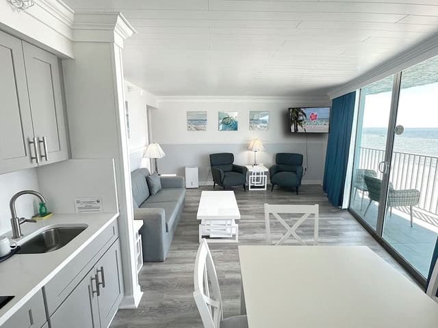 Suite with King Bed, Beachfront, Balcony
