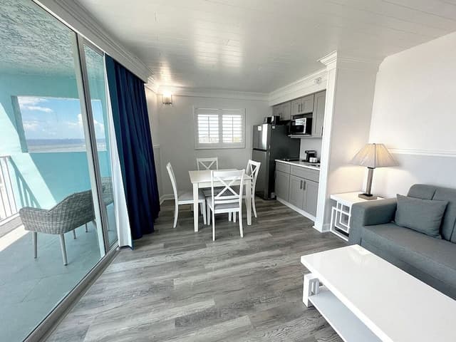 Suite with King Bed, Beachfront, Balcony