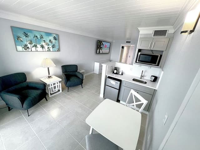 Suite with King Bed, Beachfront, Balcony