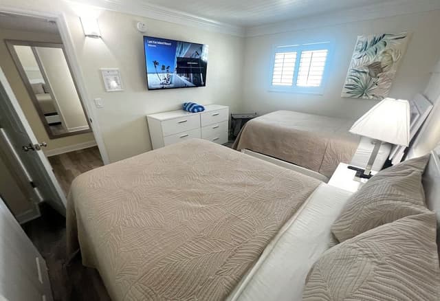 Suite with Two Doubles, Beachfront, Balcony