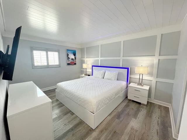 Suite with King Bed, Beachfront, Balcony