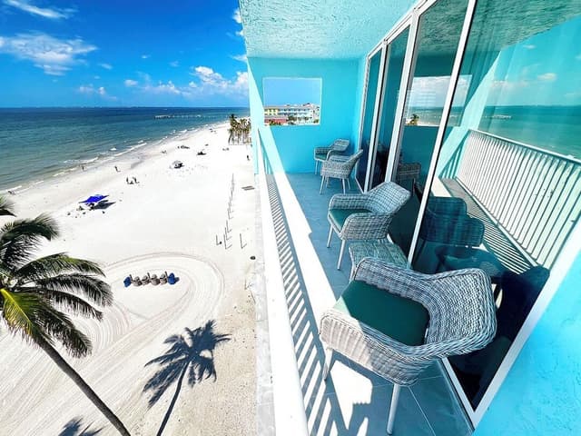 Suite with King Bed, Beachfront, Balcony