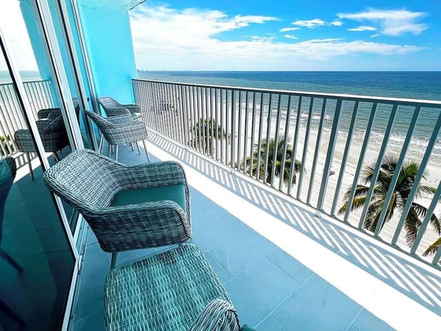 Suite with King Bed, Beachfront, Balcony