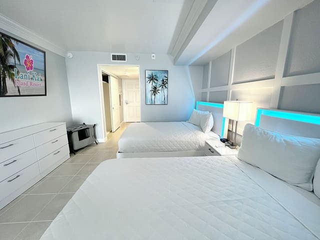 Studio with Two Doubles, Beachfront, Balcony