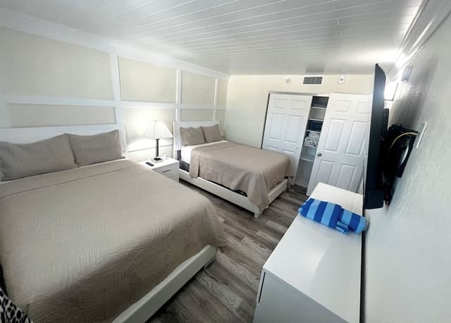 Suite with Two Doubles, Beachfront, Balcony