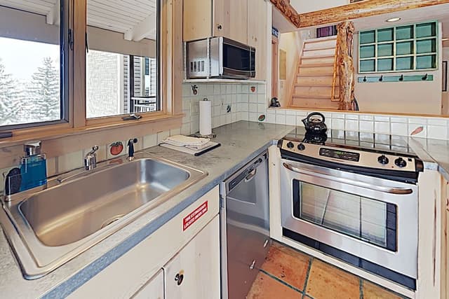 Deluxe Two Bedroom plus Loft ~ A3E