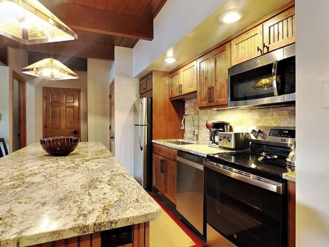 Deluxe One Bedroom ~ C1B