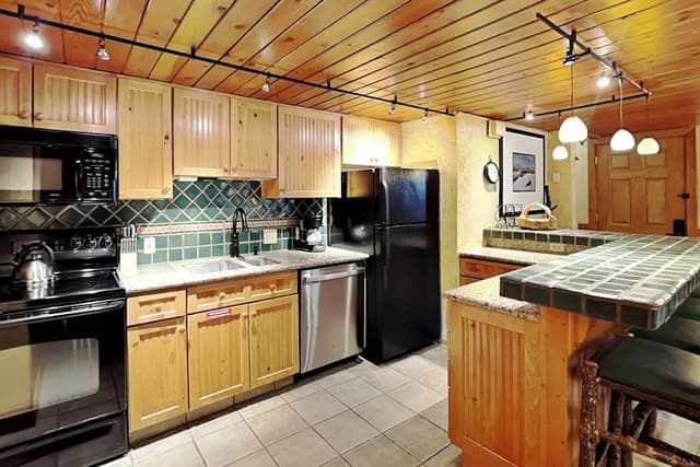Deluxe Two Bedroom plus Loft ~ A3H