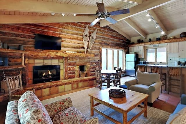 Deluxe Two Bedroom plus Loft ~ A3E