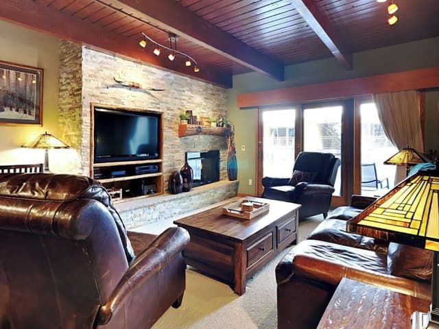 Deluxe One Bedroom ~ C1B