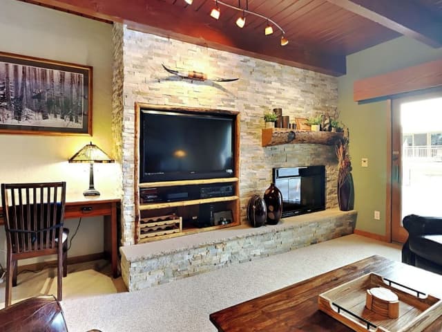 Deluxe One Bedroom ~ C1B
