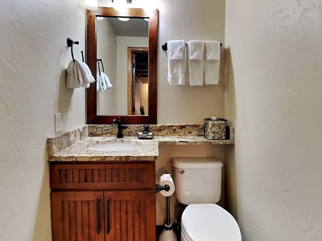 Deluxe One Bedroom ~ C1B