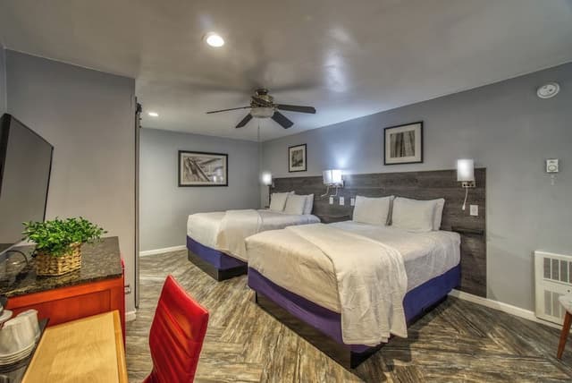 Classic Room, 2 Queen Beds, Refrigerator