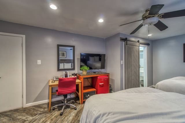 Classic Room, 2 Queen Beds, Refrigerator