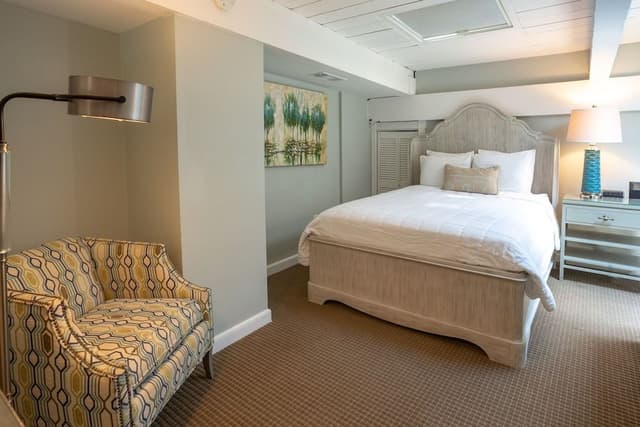 Suite, Multiple Bedrooms (River View) - Stair Access Only