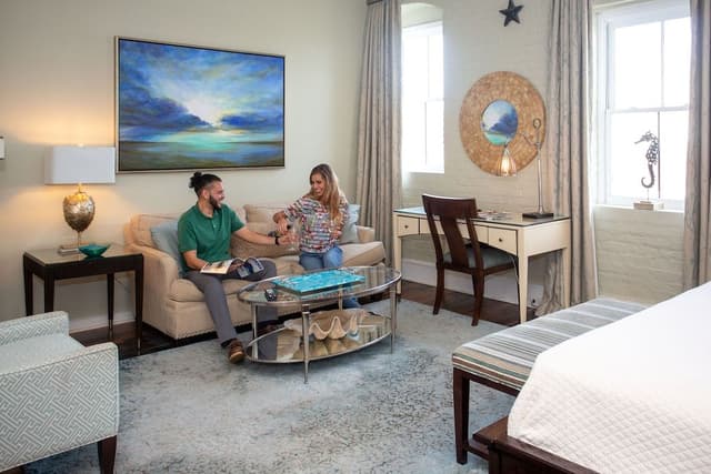 Suite, 1 King Bed (Street View) - Stair Access Only