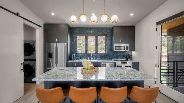 Luxury Villa, 2 Bedrooms, Kitchen, Mountain View