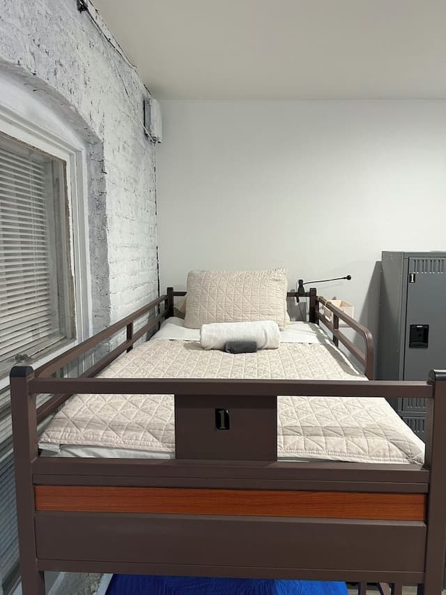 Standard Shared Dormitory (TOP BUNK TWIN FOR 1 GUEST )