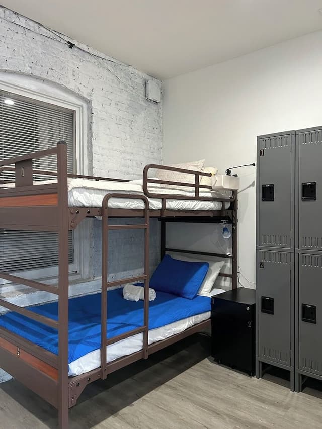 Premier Shared Dormitory (BOTTOM BUNK TWIN FOR 1 GUEST)
