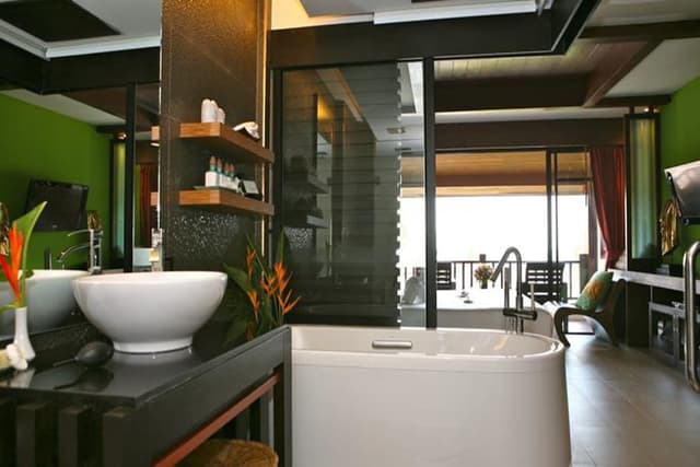 Deluxe Building Seaview
