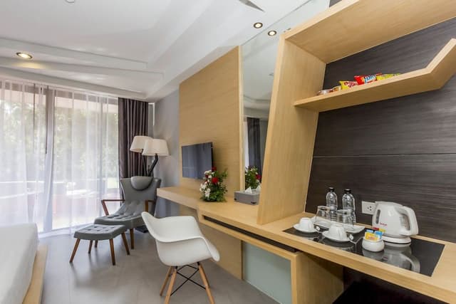 Deluxe Room, 1 Bedroom, Pool Access, Pool View