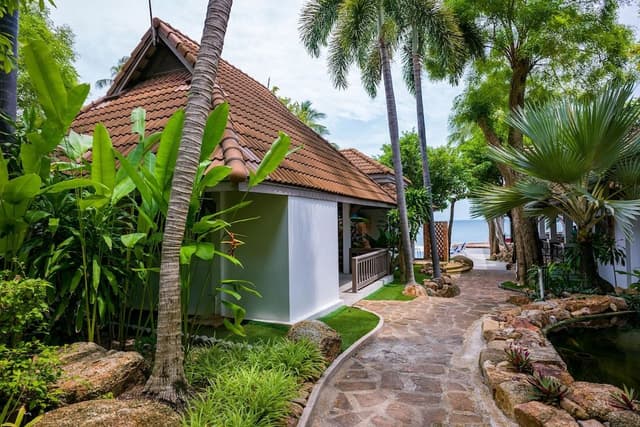Deluxe Villa, 1 King Bed, Garden View