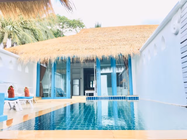 Royal Pool Villa Beach Front