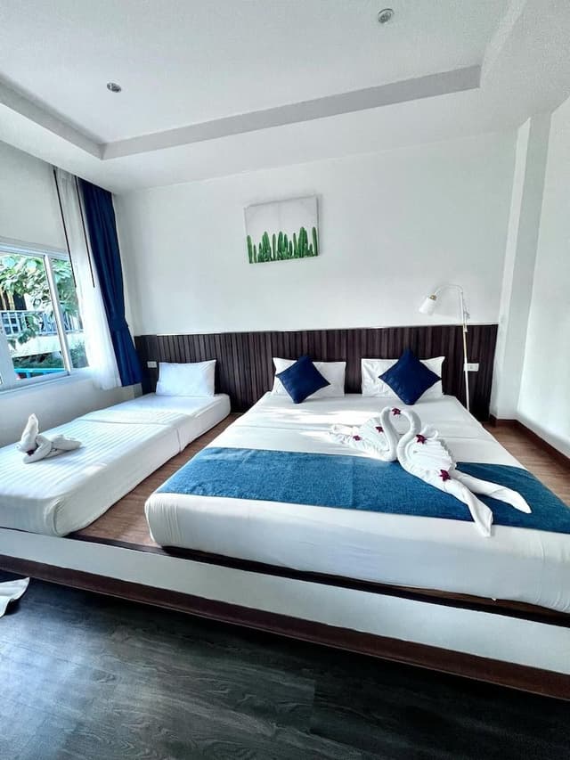 Basic Triple Room, Multiple Beds, Garden View