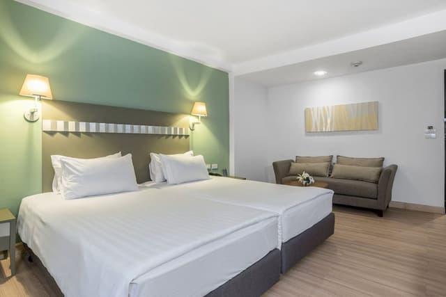 Deluxe Twin Room