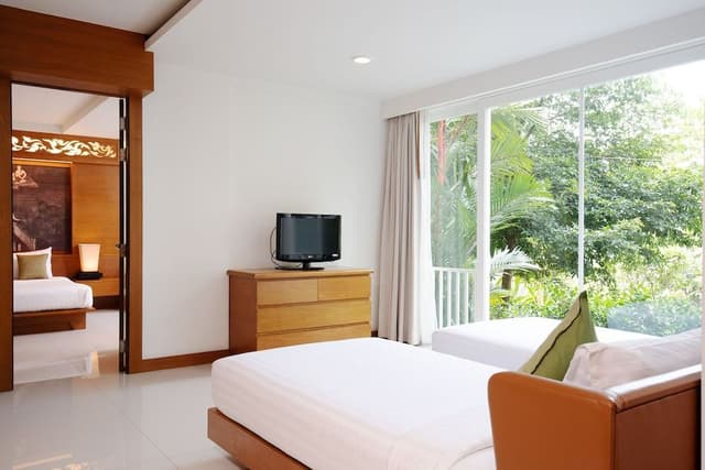 Deluxe Family Room