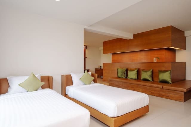 Deluxe Family Room
