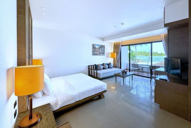 Deluxe Beachfront