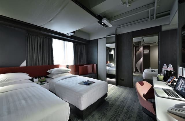 Deluxe King Suite