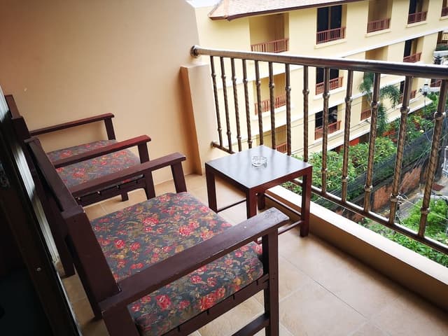 Deluxe Double Room with Balcony and Partial Seaview