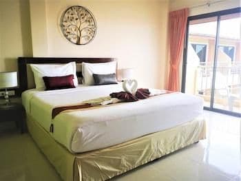 Deluxe Top Floor with Balcony & Pool View