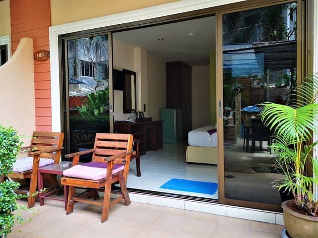 Deluxe Double Room, 1 King Bed, Pool Access, Pool View