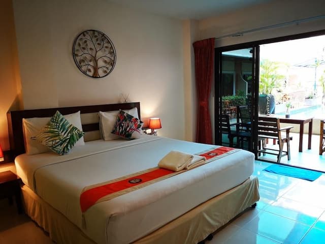 Deluxe Double Room, 1 King Bed, Pool Access, Pool View