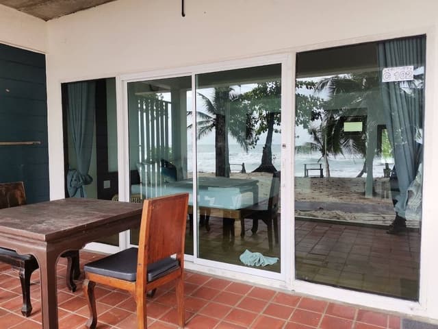 Standard Beachfront Ground Floor